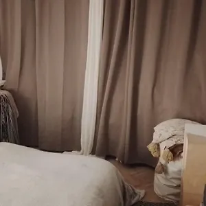 https://charmante-chambre-spacieuse-et-lumineuse.fr-paris.fr
