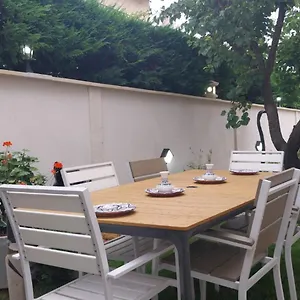 Casa vacanze Maison En Rez-de-chaussée,jardin, Très Bien Située, Arles